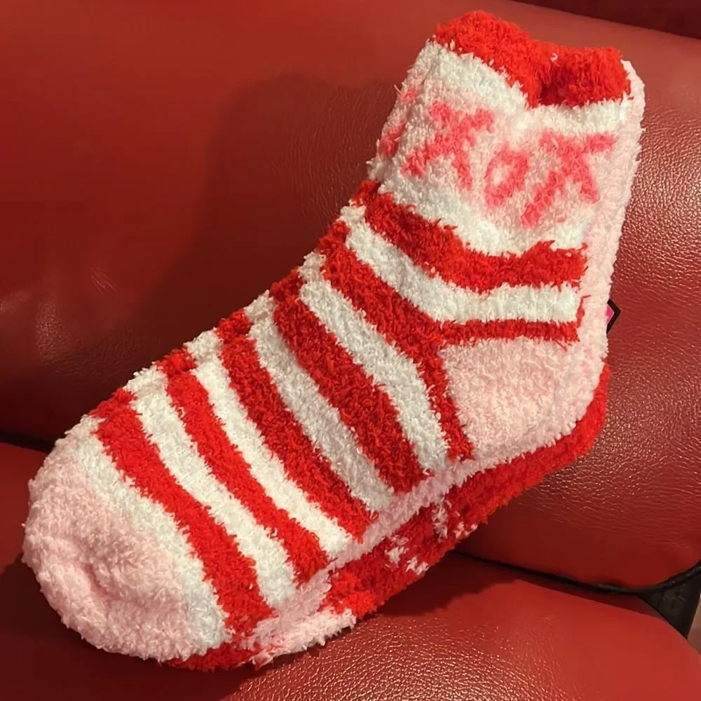 NWT Betsey Johnson Valentine fuzzy socks